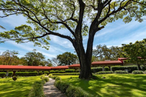  Hacienda Guachipelin Volcano Ranch Hotel & Hot Springs  Либерия